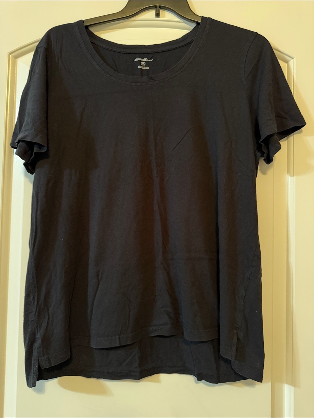 NBA Women's Short Sleeve Crewneck Tee in Black